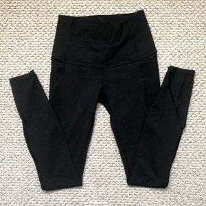 Lululemon size 2 leggings with pockets